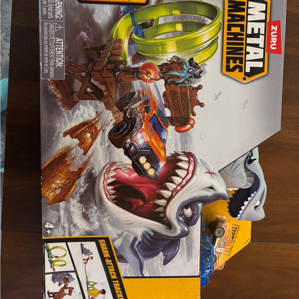 Zuru Shark attack track